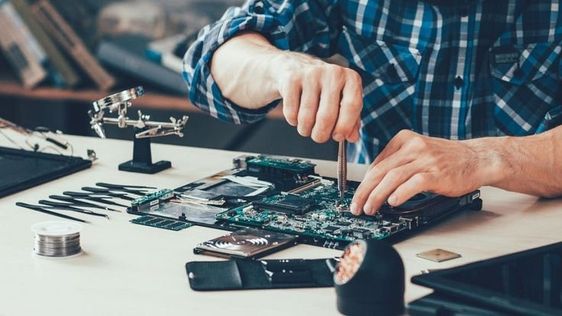 Beyond the Present: CT Computer Housecalls and Tech Support Change